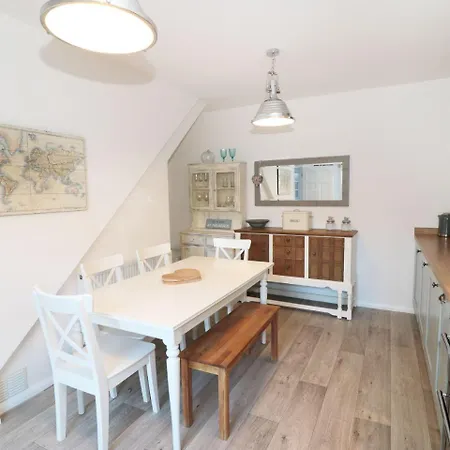 Holiday home Adventure House *